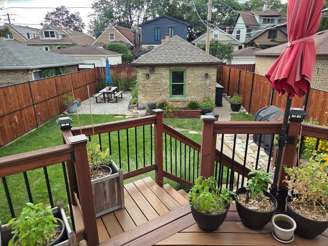6210 N Moody Avenue, Chicago, IL 60646