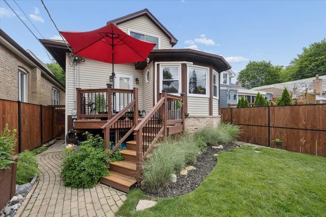6210 N Moody Avenue, Chicago, IL 60646