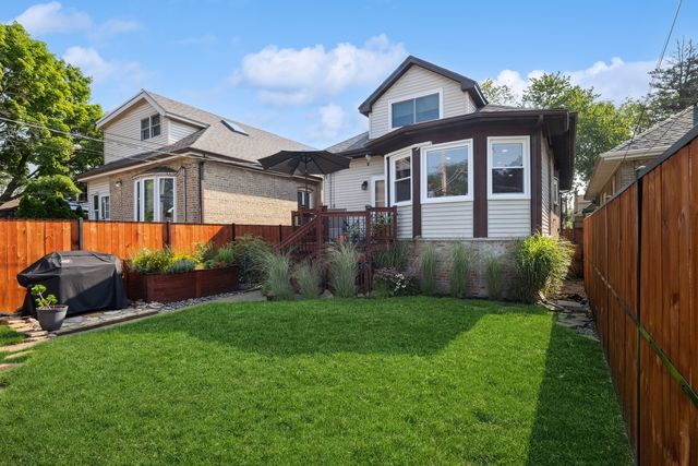 6210 N Moody Avenue, Chicago, IL 60646