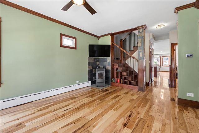 6210 N Moody Avenue, Chicago, IL 60646
