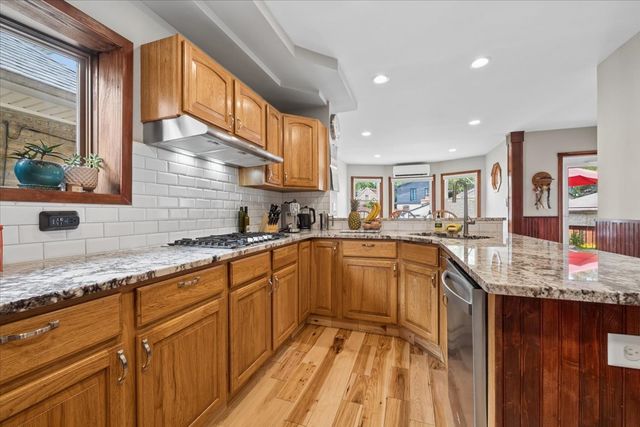 6210 N Moody Avenue, Chicago, IL 60646