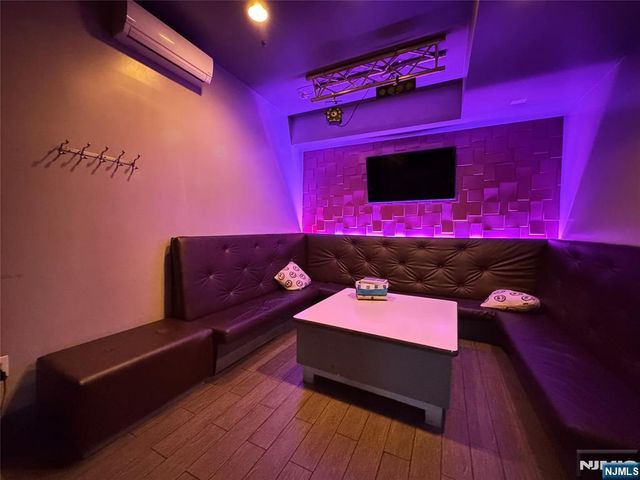 15 Grand Avenue, Palisades Park, NJ 07650