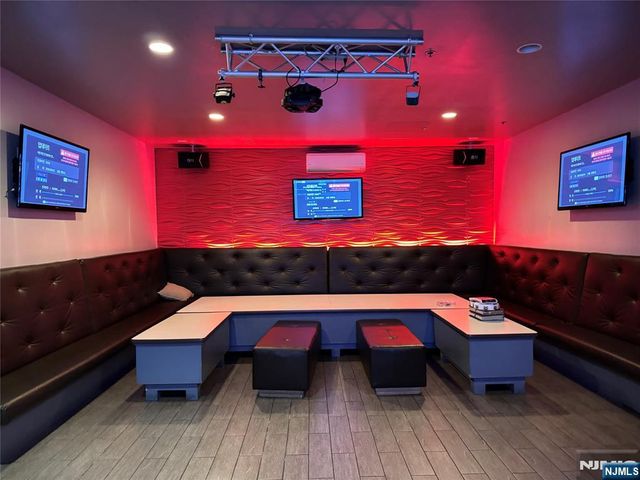 15 Grand Avenue, Palisades Park, NJ 07650
