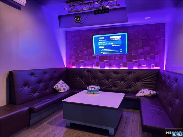 15 Grand Avenue, Palisades Park, NJ 07650