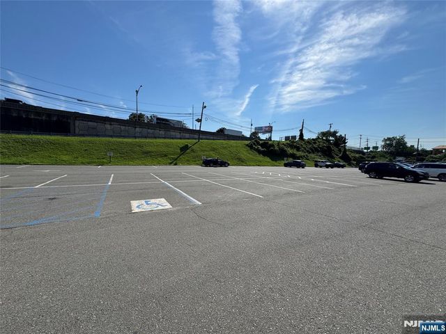 15 Grand Avenue, Palisades Park, NJ 07650