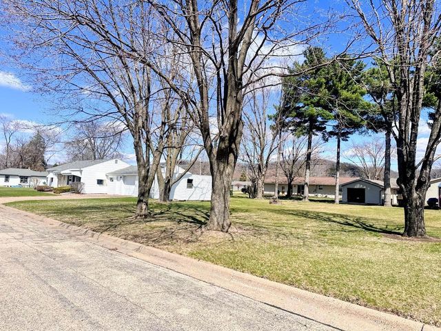 1400 S 11th Street, Prairie Du Chien, WI 53821
