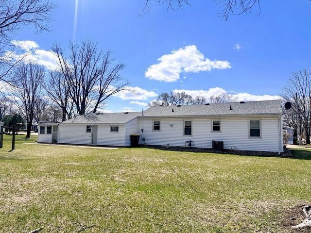1400 S 11th Street, Prairie Du Chien, WI 53821