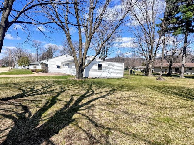 1400 S 11th Street, Prairie Du Chien, WI 53821