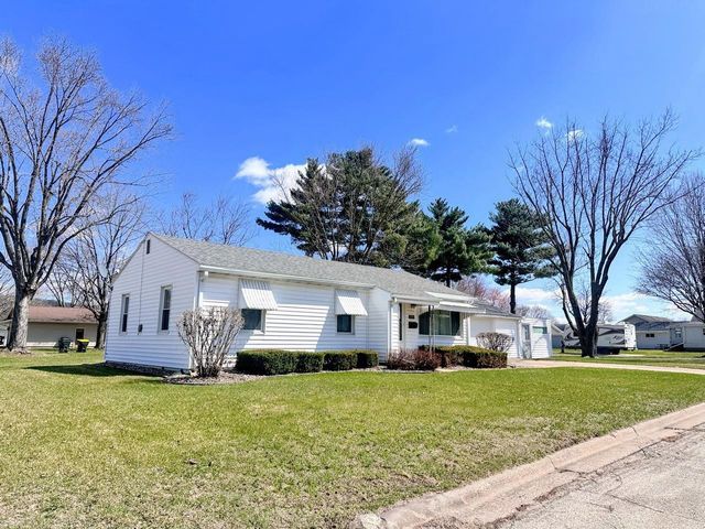 1400 S 11th Street, Prairie Du Chien, WI 53821