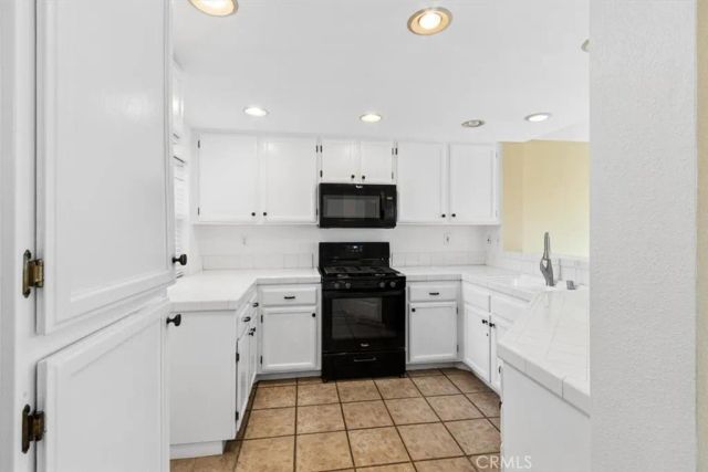 975 Solano, Corona, CA 92882