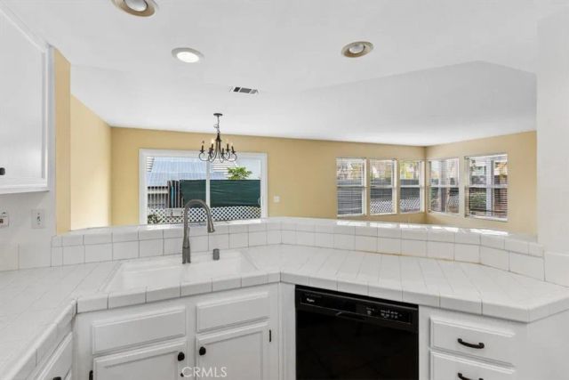 975 Solano, Corona, CA 92882