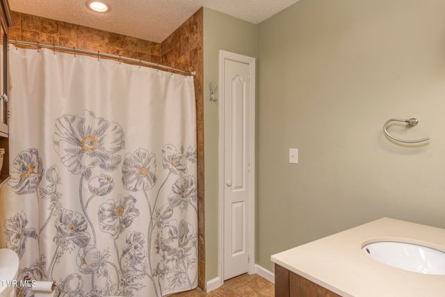 22319 Campground Rd Road, Bristol, VA 24202