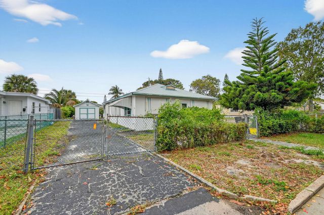 620 58th Street, West Palm Beach, FL 33407