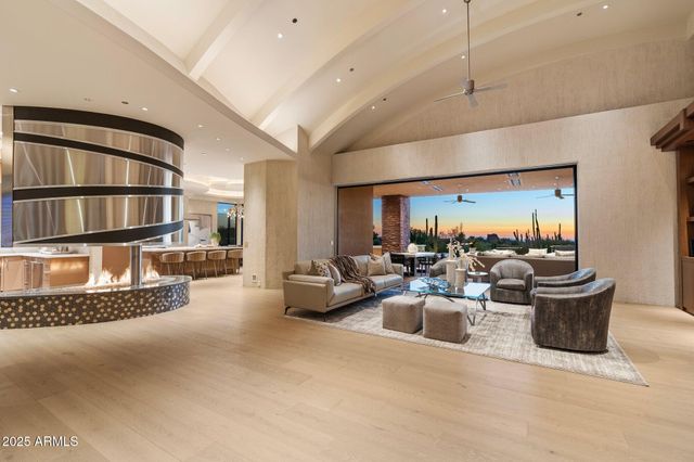 11271 E CINDER CONE Trail, Scottsdale, AZ 85262