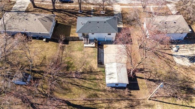 120 N 1st Street, Blue Springs, MO 64014