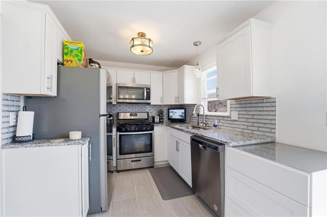 120 N 1st Street, Blue Springs, MO 64014