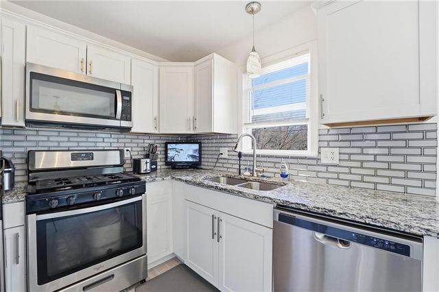 120 N 1st Street, Blue Springs, MO 64014