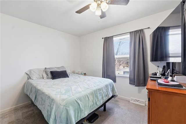 120 N 1st Street, Blue Springs, MO 64014