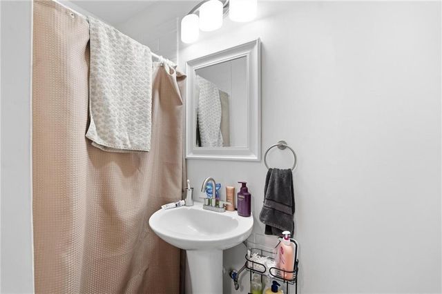 120 N 1st Street, Blue Springs, MO 64014