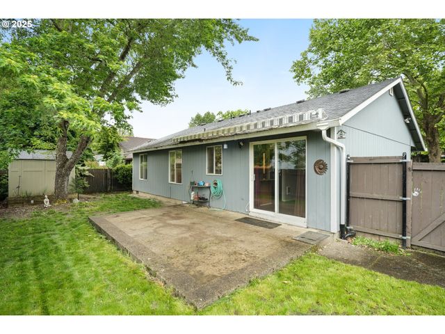 200 S BINA Dr, Newberg, OR 97132