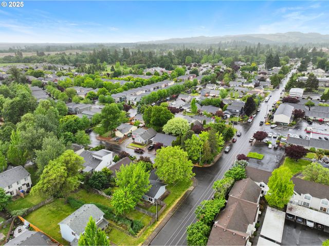 200 S BINA Dr, Newberg, OR 97132