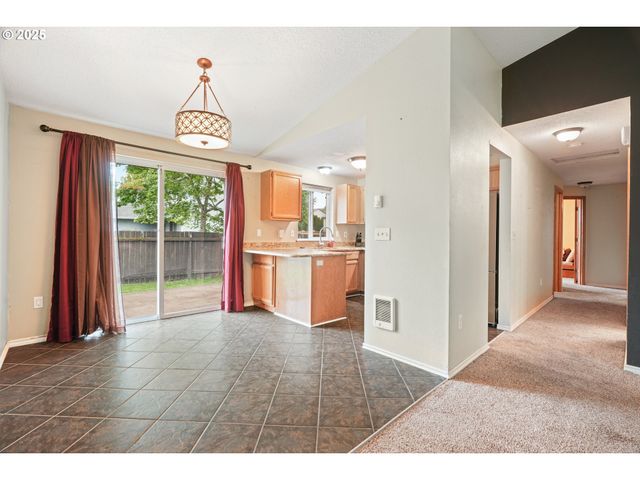 200 S BINA Dr, Newberg, OR 97132