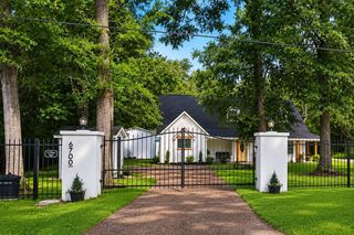 6700 Magnolia Trail, Conroe, TX 77306