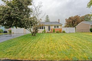 44 Red Fox Drive, Colonie, NY 12205