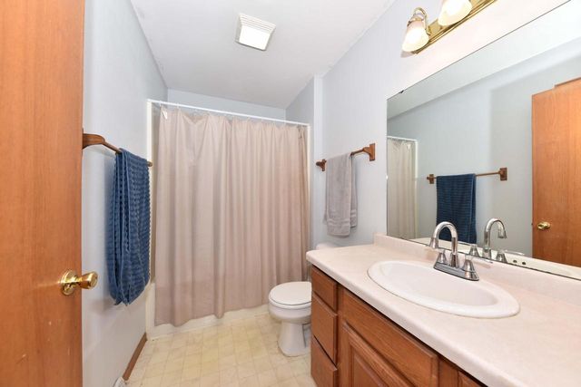1308 Wolf DRIVE, West Bend, WI 53090