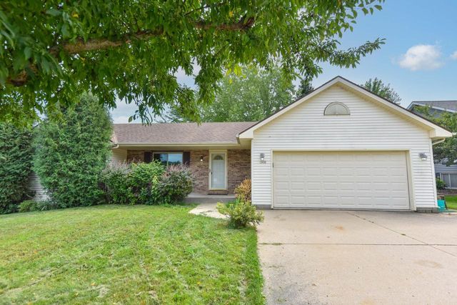 1308 Wolf DRIVE, West Bend, WI 53090