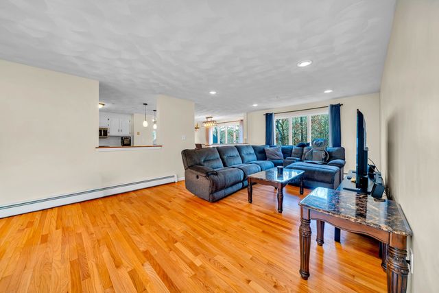 27 Norwood Road, Salem, NH 03079