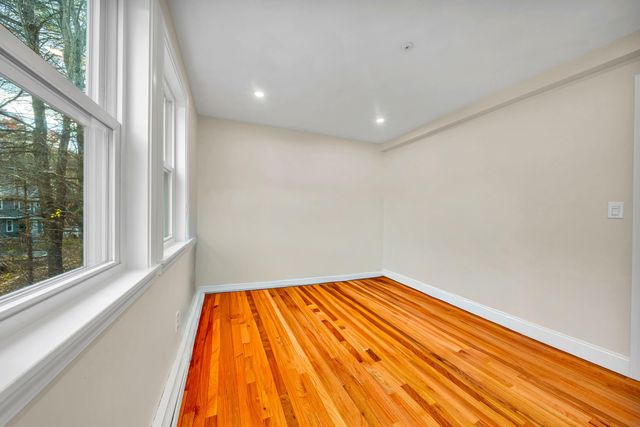 27 Norwood Road, Salem, NH 03079