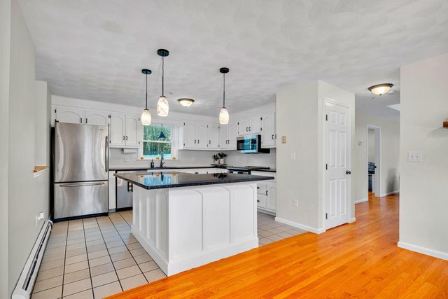 27 Norwood Road, Salem, NH 03079