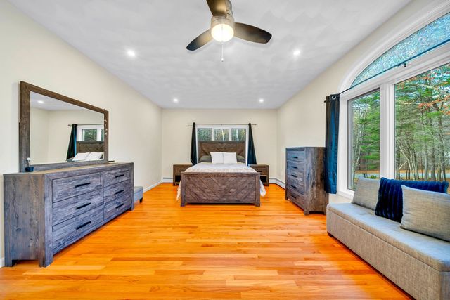 27 Norwood Road, Salem, NH 03079