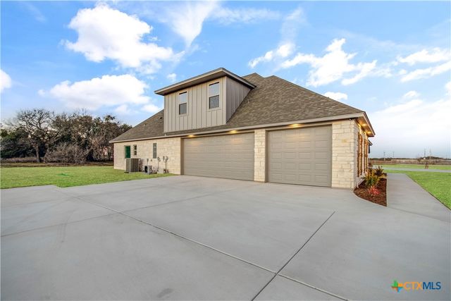 11012 Eagle Walk Boulevard, Salado, TX 76571