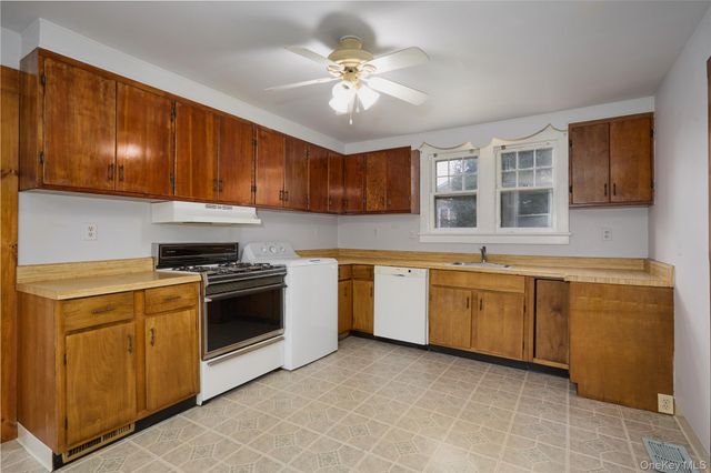 500 Haverstraw Road, Suffern, NY 10901