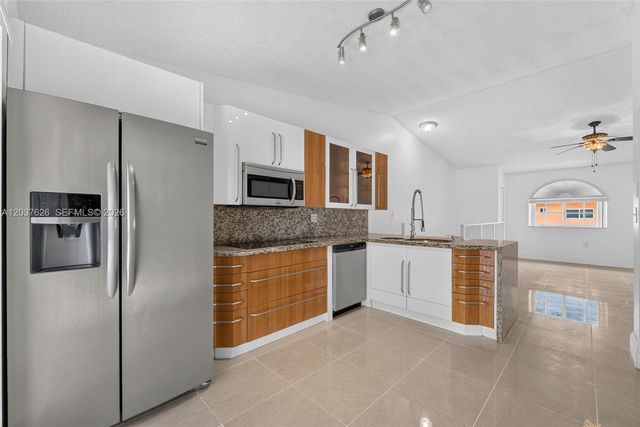 3574 W 80th St 63-201, Hialeah, FL 33018