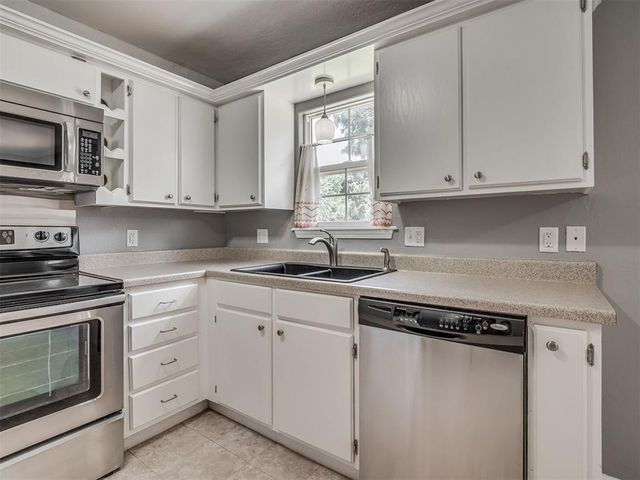 3910 Lawn Drive, Oklahoma City, OK 73115