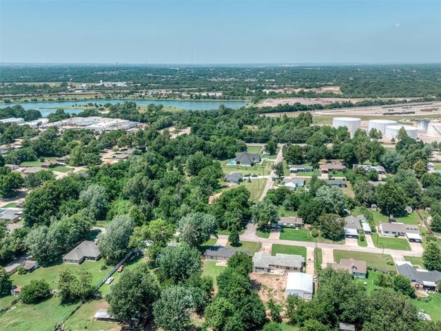 3910 Lawn Drive, Oklahoma City, OK 73115