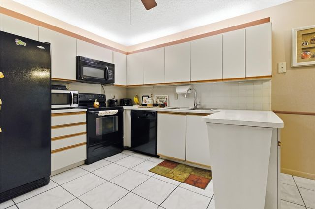 6768 10th Avenue 115, Lake Worth, FL 33467