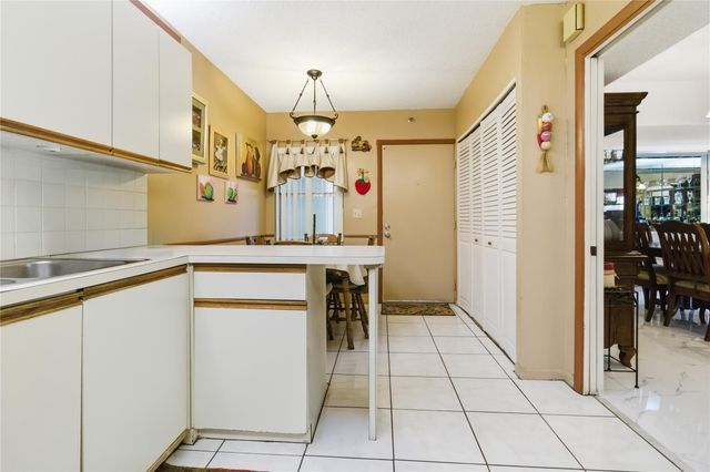 6768 10th Avenue 115, Lake Worth, FL 33467