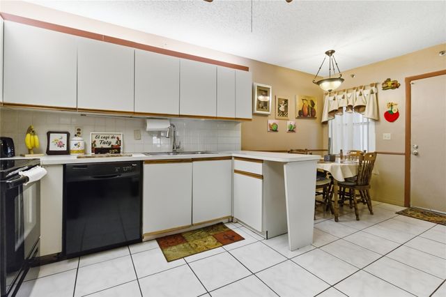 6768 10th Avenue 115, Lake Worth, FL 33467