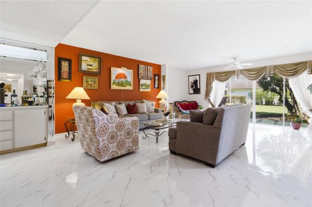 6768 10th Avenue 115, Lake Worth, FL 33467