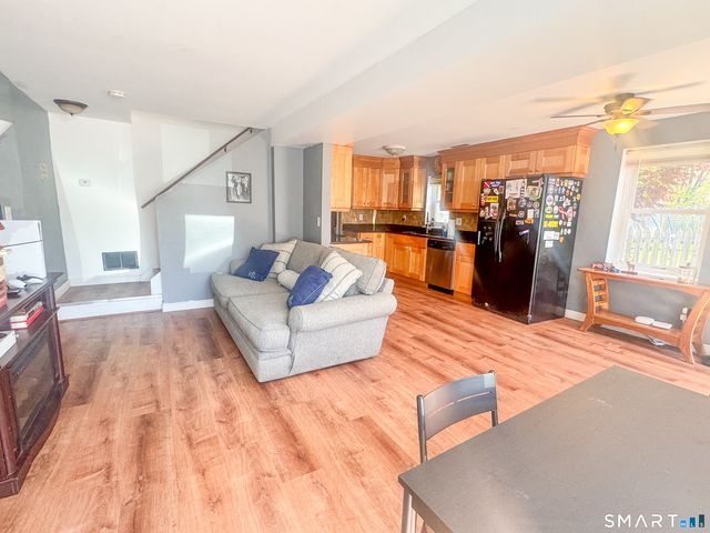 20 French Street, Seymour, CT 06483