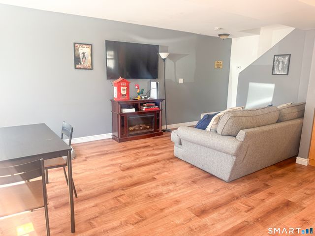 20 French Street, Seymour, CT 06483