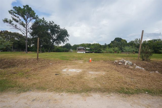 727 E Jasmine Street, Fresno, TX 77545