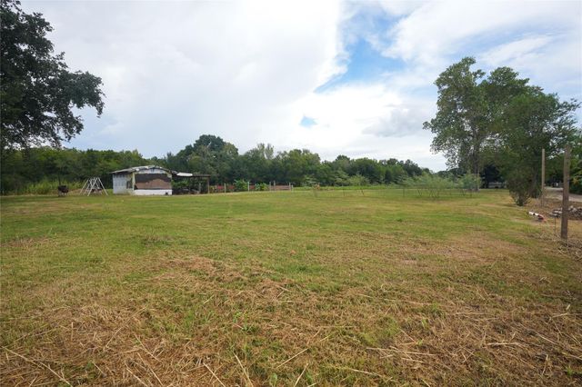 727 E Jasmine Street, Fresno, TX 77545