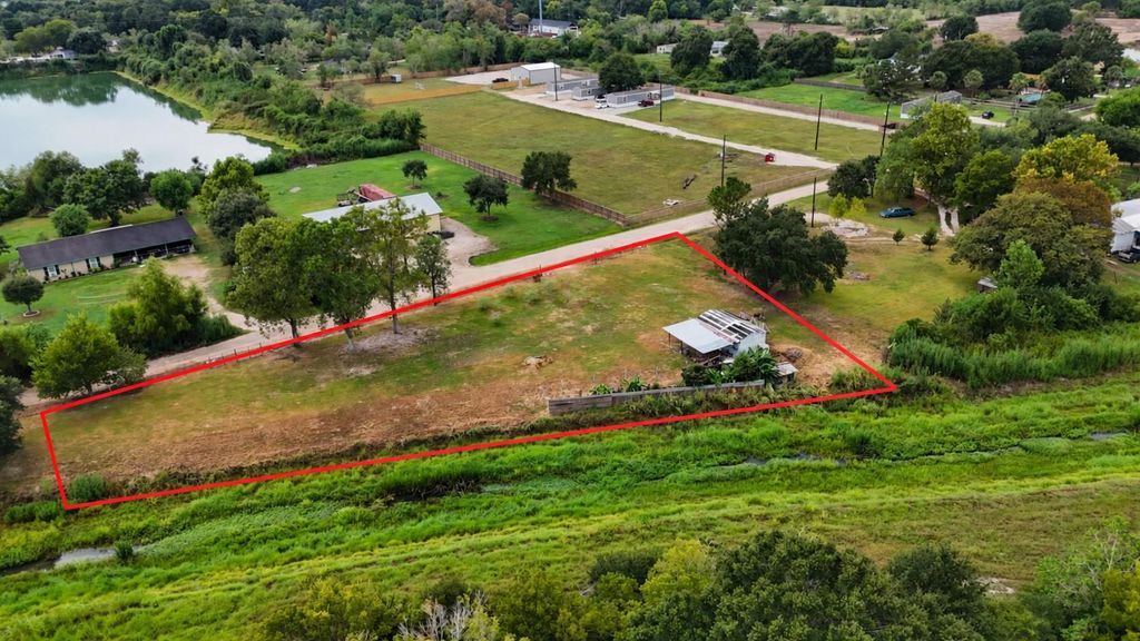 727 E Jasmine Street, Fresno, TX 77545