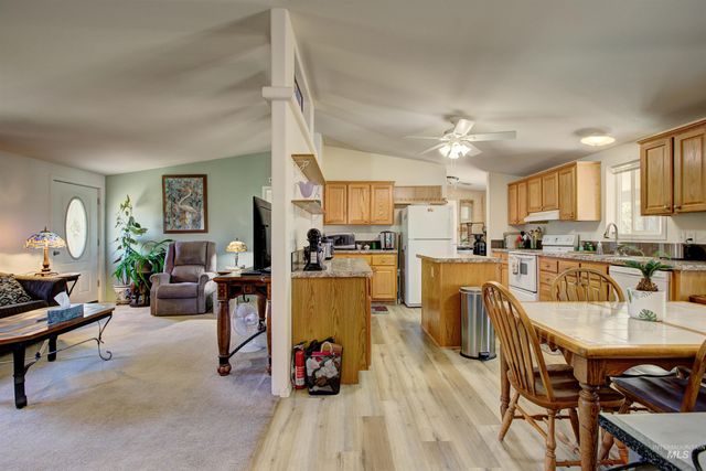 7687 Winter Horses Dr, Middleton, ID 83644