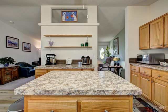 7687 Winter Horses Dr, Middleton, ID 83644